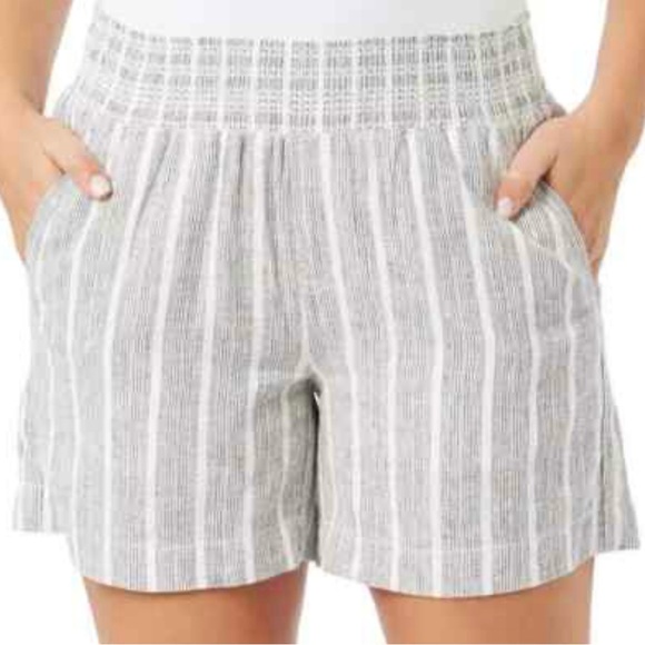 briggs Pants - Women's Striped Gray Shorts